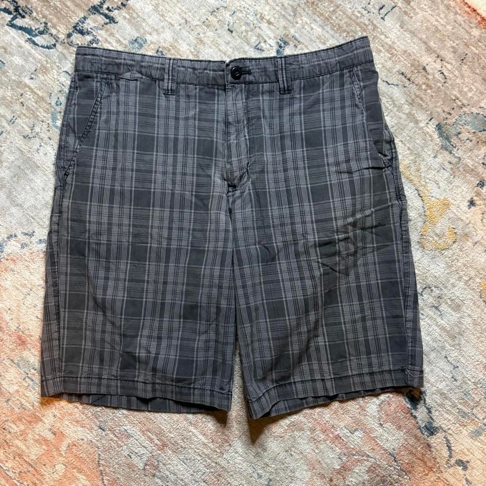 Y2K black plaid shorts Size 34 summer black skater grunge